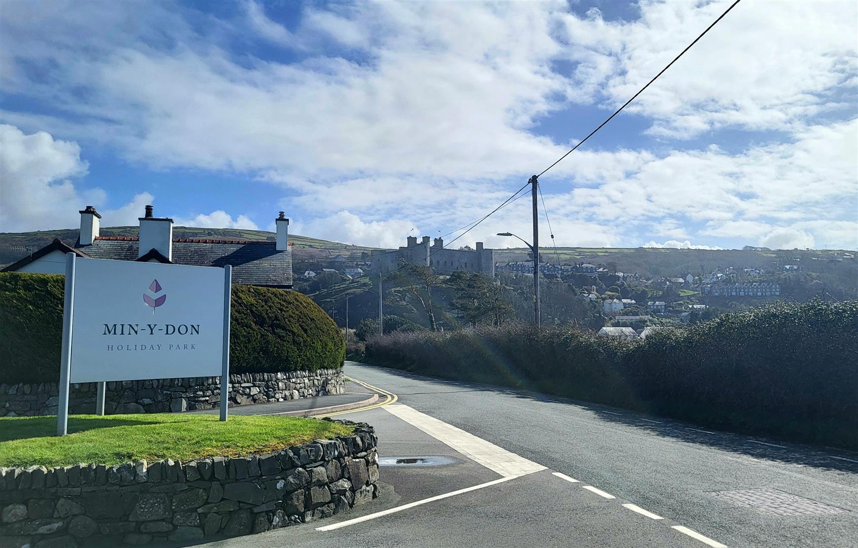 Tom Parry Beach Road, Harlech